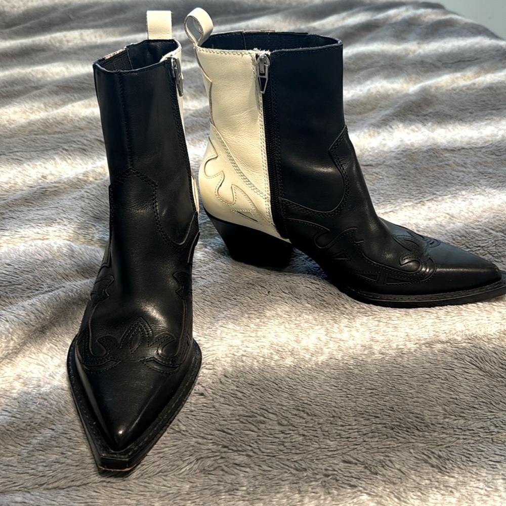 Women's Dolce Vita Ramson Western Cowgirl Boot Black White Size 7